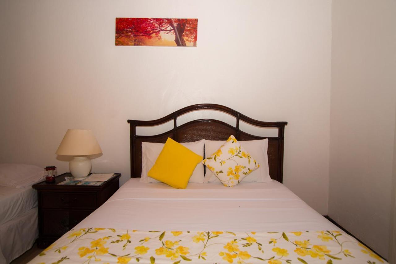 Kings Landing Hotel Clifton Ngoại thất bức ảnh